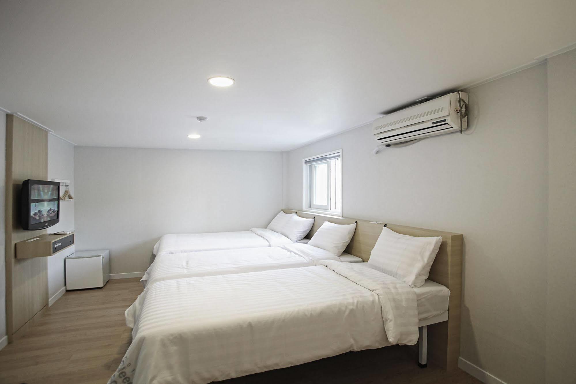 Hotel Sleepy Panda Streamwalk Seoul Jongno Экстерьер фото